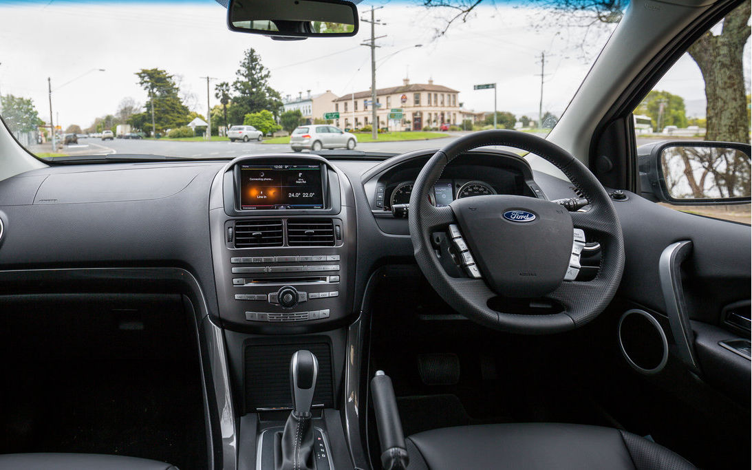 Comparison - Daihatsu Terios 7 seater 2015 - vs - Ford 
